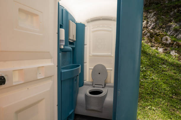 Porta potty delivery and setup in Rutgers University Livingston Campus, NJ